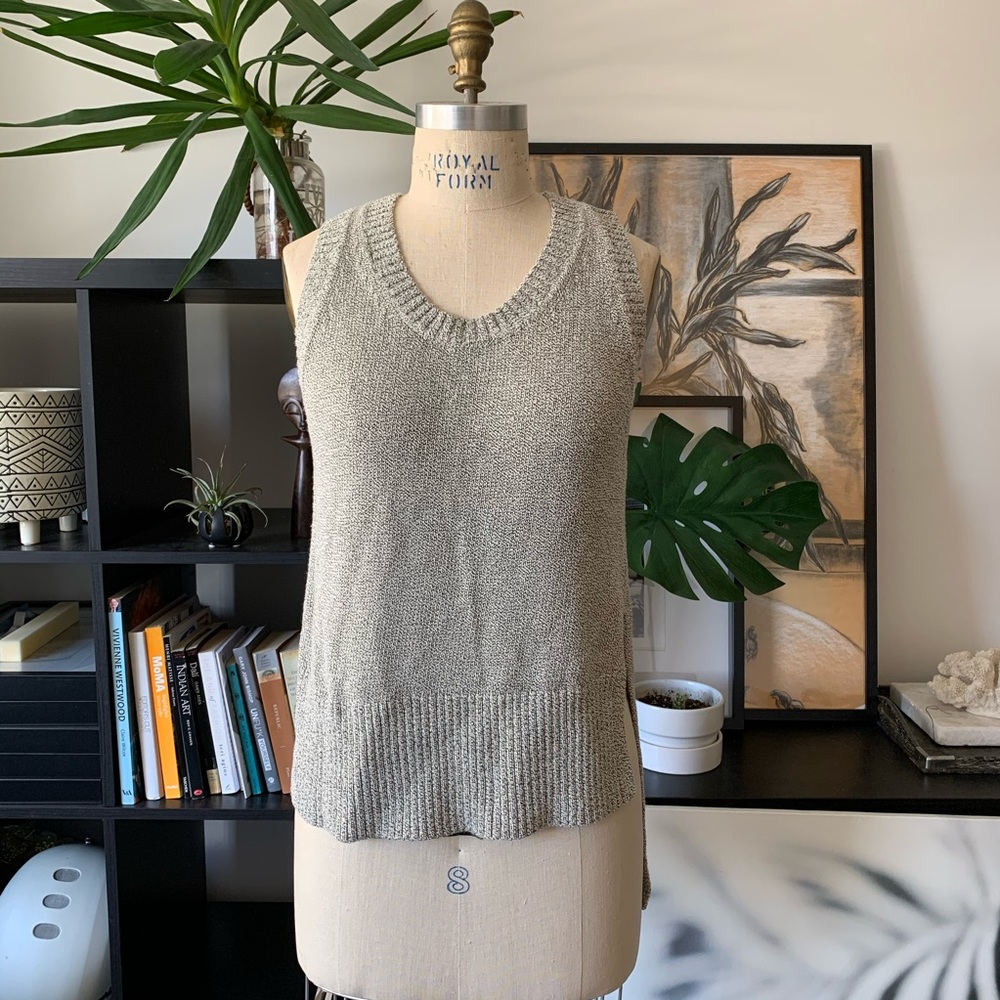 Banana Republic Sleeveless Knit/Sweater